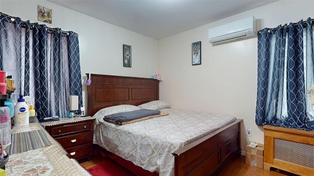 219 Shepherd Avenue, Brooklyn, NY 11208
