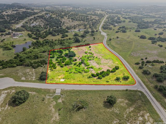 1496 MAJESTIC HILLS DR, Blanco, TX 78606