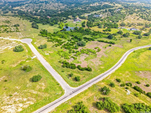 1496 MAJESTIC HILLS DR, Blanco, TX 78606