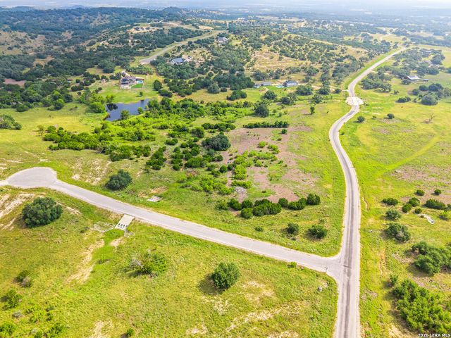 1496 MAJESTIC HILLS DR, Blanco, TX 78606