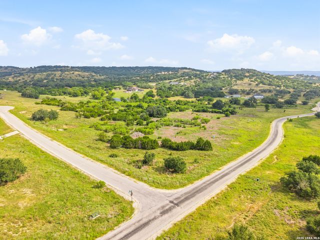 1496 MAJESTIC HILLS DR, Blanco, TX 78606
