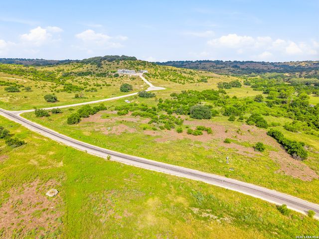 1496 MAJESTIC HILLS DR, Blanco, TX 78606