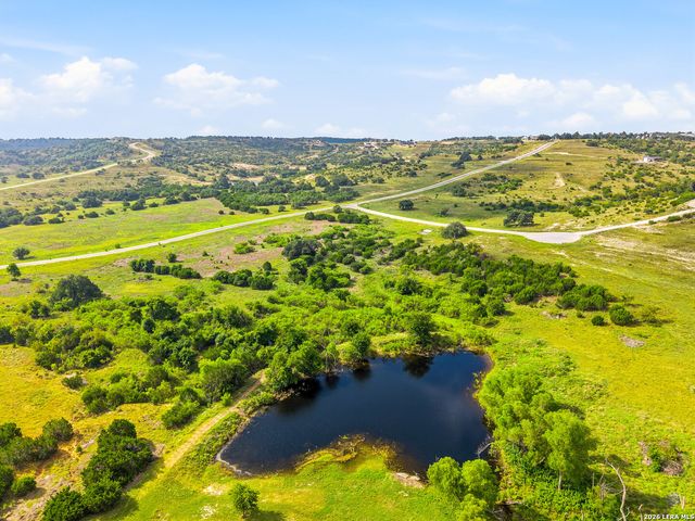 1496 MAJESTIC HILLS DR, Blanco, TX 78606