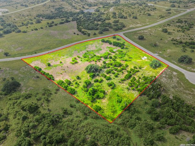 1496 MAJESTIC HILLS DR, Blanco, TX 78606