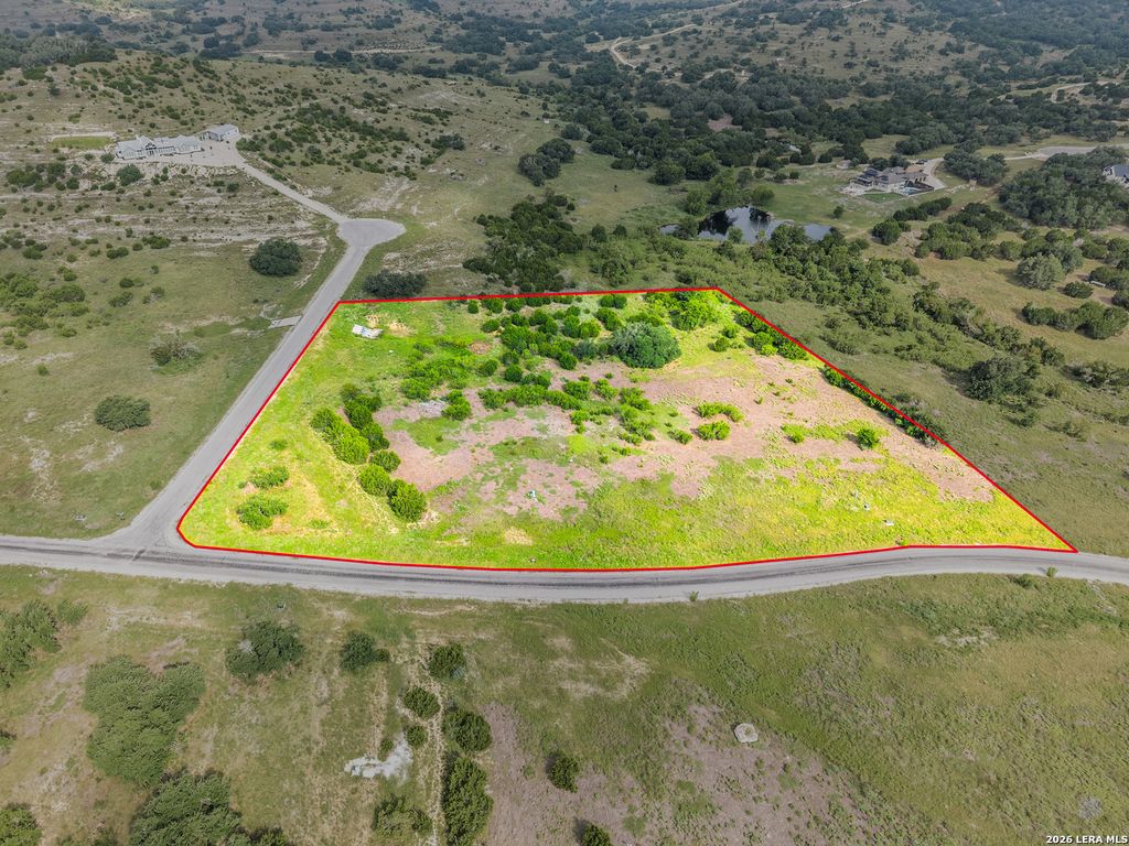 1496 MAJESTIC HILLS DR, Blanco, TX 78606