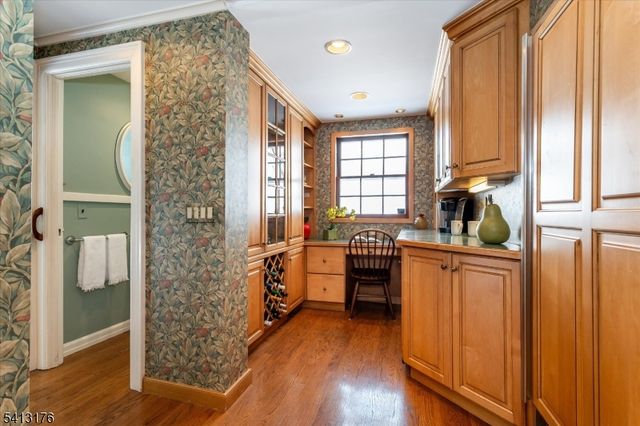 127 Central Ave, Glen Rock Boro, NJ 07452