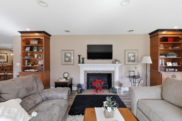 648 N Tanglewood Drive 648 N Tanglewood Drive, Springfield, OH 45504