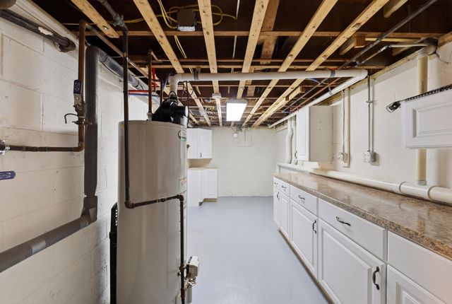 648 N Tanglewood Drive 648 N Tanglewood Drive, Springfield, OH 45504