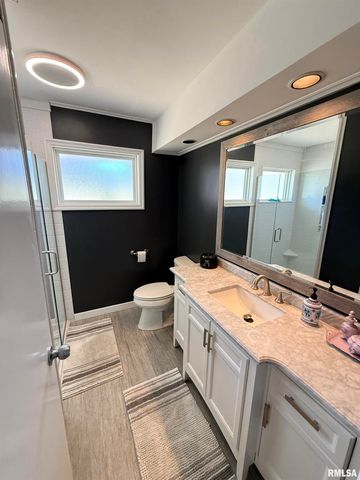 318 Lincoln Hill NW Avenue Northwest, Quincy, IL 62301