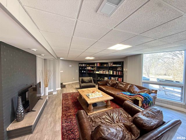 318 Lincoln Hill NW Avenue Northwest, Quincy, IL 62301