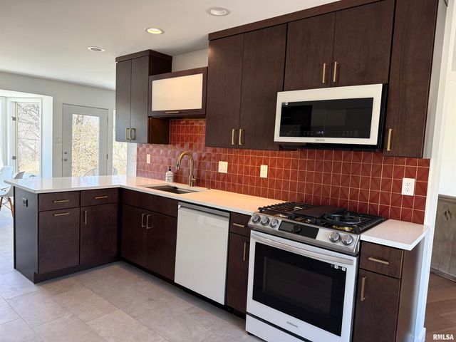 318 Lincoln Hill NW Avenue Northwest, Quincy, IL 62301