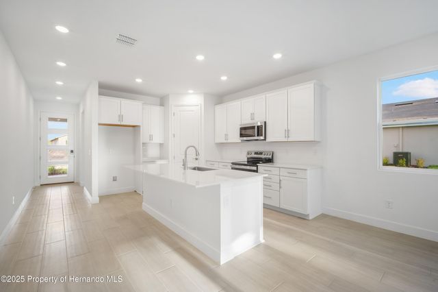 9127 PLAYERS Drive, Weeki Wachee, FL 34613