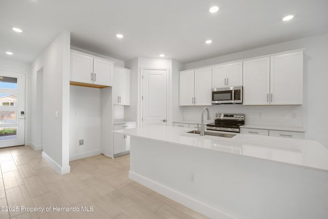 9127 PLAYERS Drive, Weeki Wachee, FL 34613