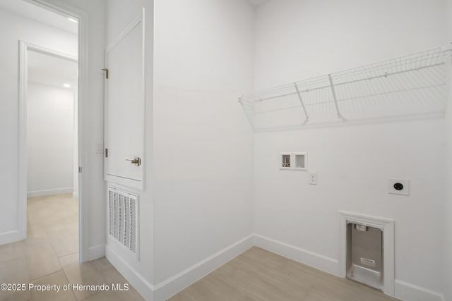 9127 PLAYERS Drive, Weeki Wachee, FL 34613