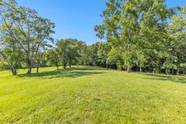 2418 Old Clarksville Pike, Ashland City, TN 37015