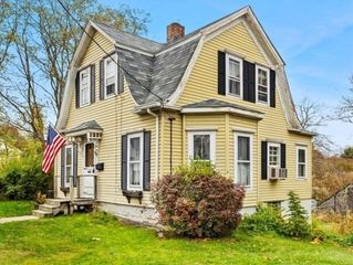 11 Williams St, Taunton, MA 02780