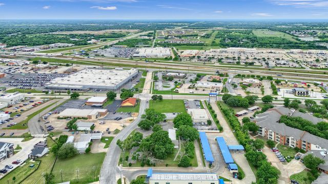 815 E Pecan Grove, Sherman, TX 75090