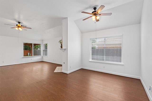 2005 E 19th ST, Georgetown, TX 78626