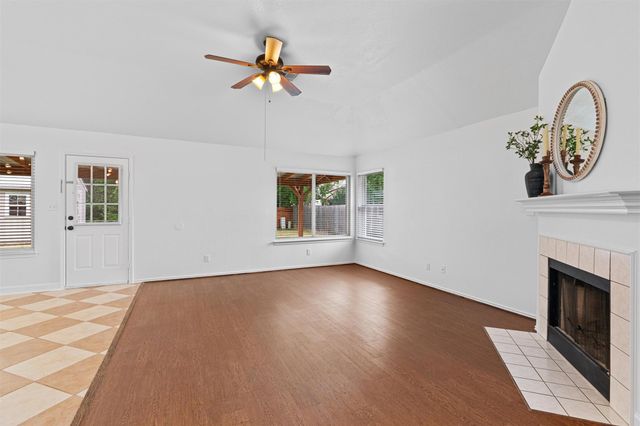 2005 E 19th ST, Georgetown, TX 78626