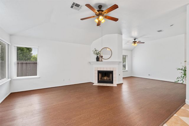 2005 E 19th ST, Georgetown, TX 78626