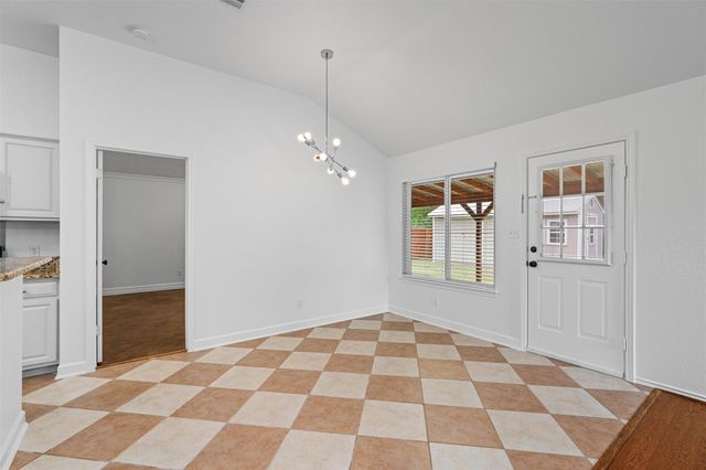 2005 E 19th ST, Georgetown, TX 78626
