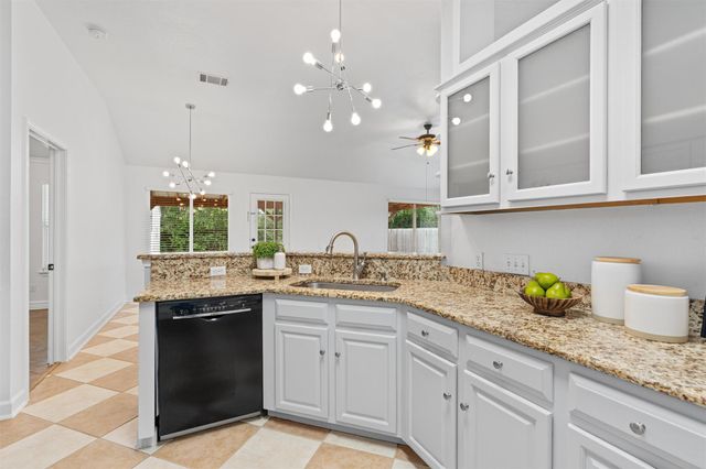 2005 E 19th ST, Georgetown, TX 78626