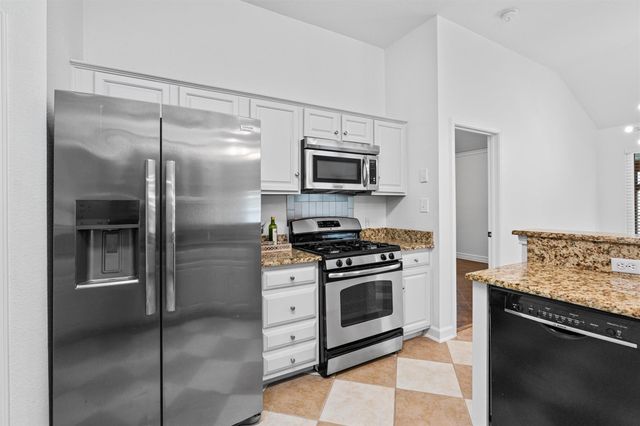 2005 E 19th ST, Georgetown, TX 78626