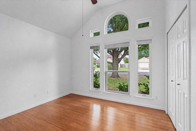 2005 E 19th ST, Georgetown, TX 78626