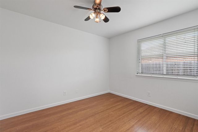 2005 E 19th ST, Georgetown, TX 78626