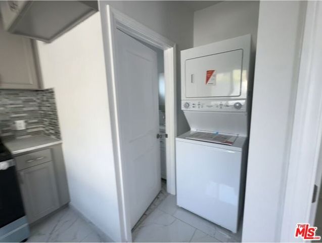 6550 Hanna Avenue, Woodland Hills (los Angeles), CA 91303