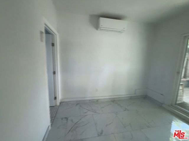 6550 Hanna Avenue, Woodland Hills (los Angeles), CA 91303