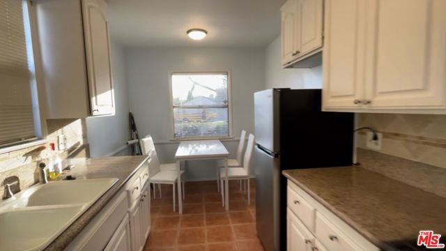 6550 Hanna Avenue, Woodland Hills (los Angeles), CA 91303