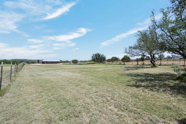 335 Remuda Trail, Stephenville, TX 76401