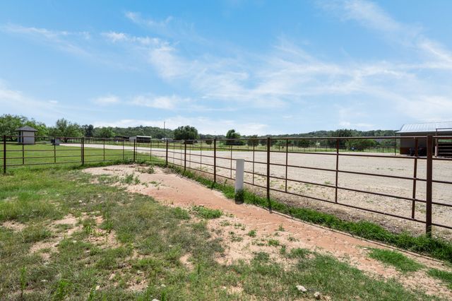 335 Remuda Trail, Stephenville, TX 76401