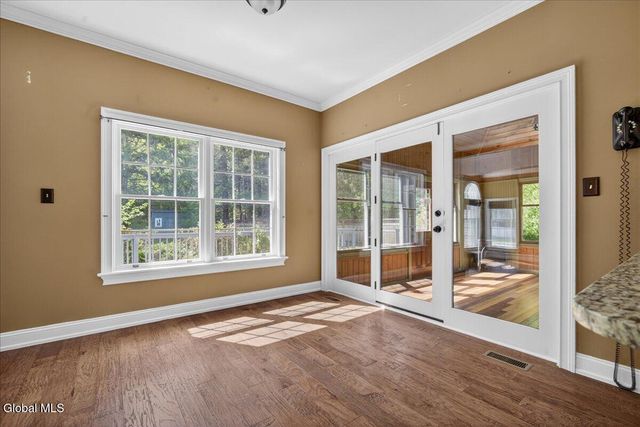 27 Arrowhead Road, Saratoga Springs, NY 12866