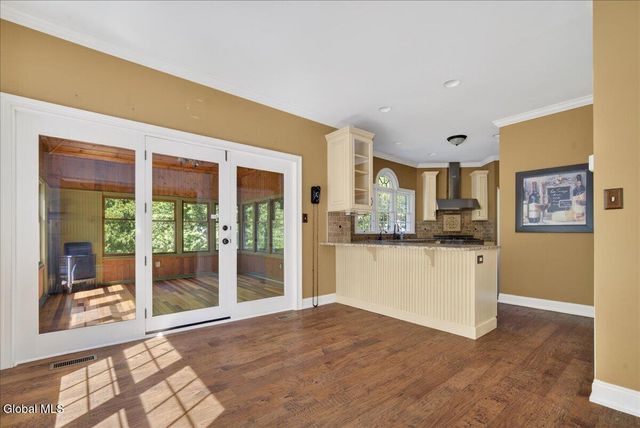 27 Arrowhead Road, Saratoga Springs, NY 12866
