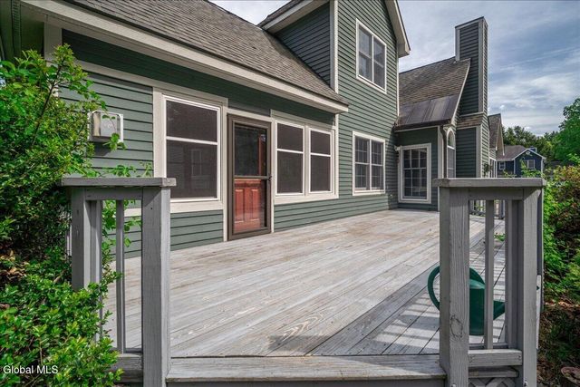 27 Arrowhead Road, Saratoga Springs, NY 12866