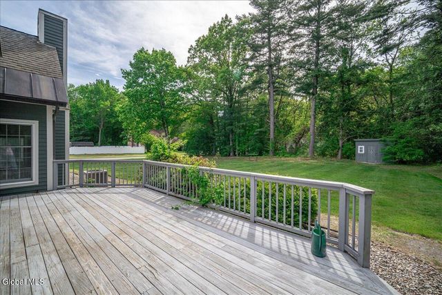 27 Arrowhead Road, Saratoga Springs, NY 12866