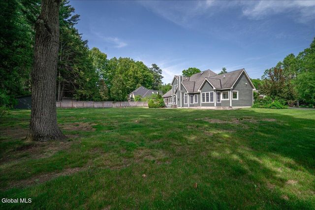 27 Arrowhead Road, Saratoga Springs, NY 12866
