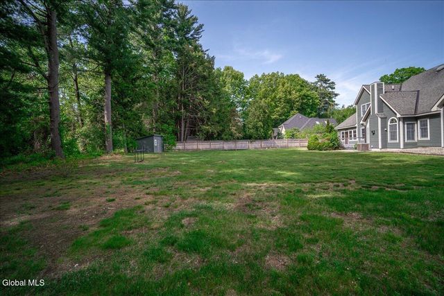 27 Arrowhead Road, Saratoga Springs, NY 12866