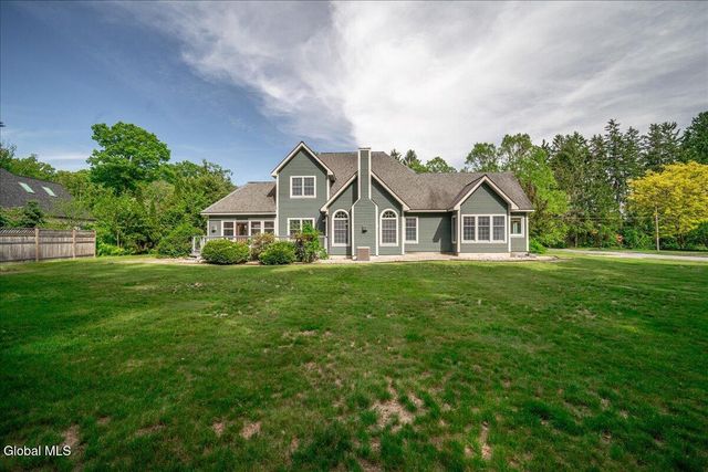 27 Arrowhead Road, Saratoga Springs, NY 12866