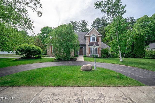 27 Arrowhead Road, Saratoga Springs, NY 12866