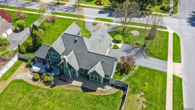 27 Arrowhead Road, Saratoga Springs, NY 12866