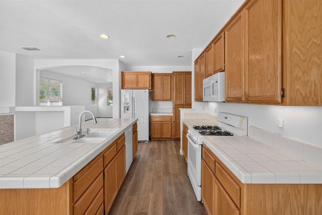 1515 Sweetgrass Ln, Lincoln, CA 95648