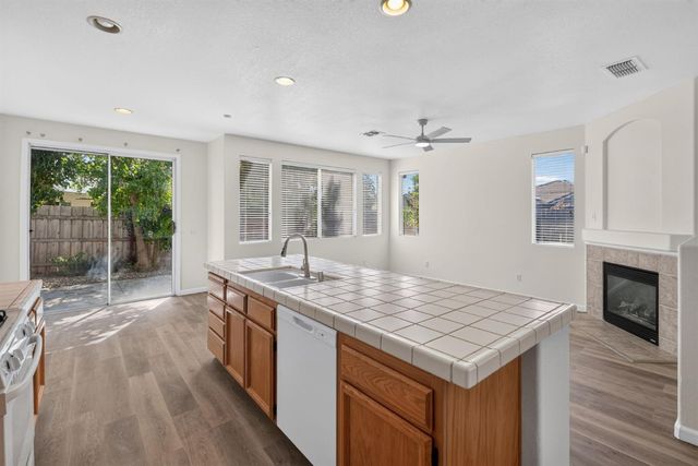 1515 Sweetgrass Ln, Lincoln, CA 95648
