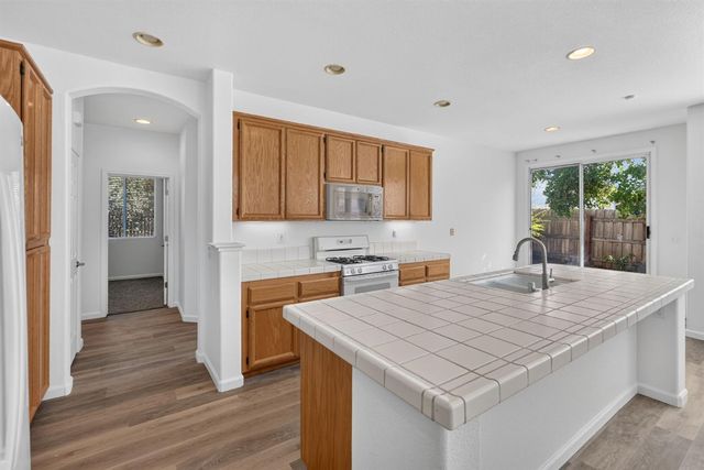 1515 Sweetgrass Ln, Lincoln, CA 95648