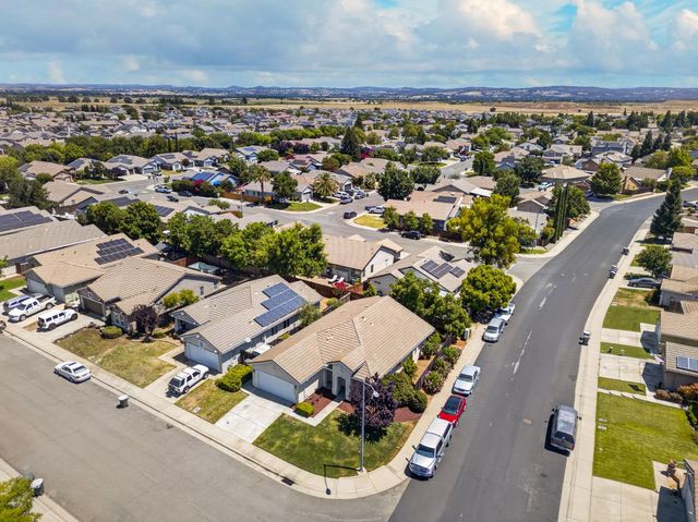 1515 Sweetgrass Ln, Lincoln, CA 95648