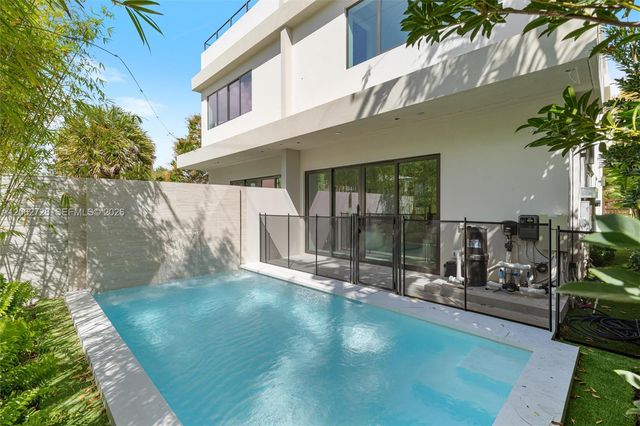 1748 SW 21st Terrace right, Miami, FL 33145