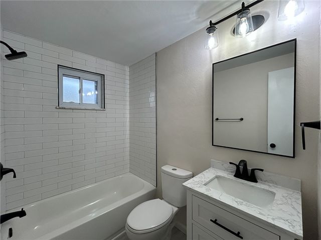 389 Rural Valley Rd, Buffalo Twp, PA 15323