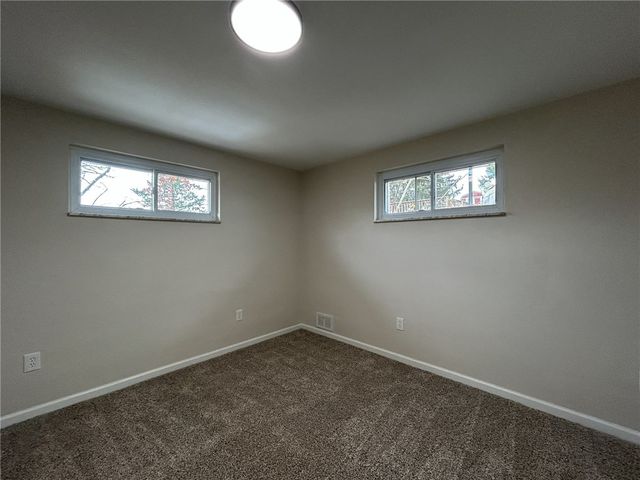 389 Rural Valley Rd, Buffalo Twp, PA 15323